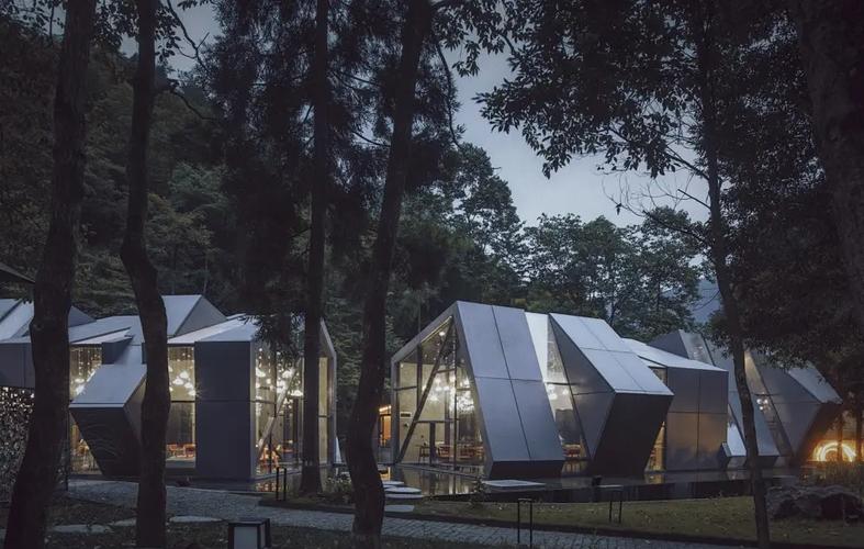 成都深山1979酒店 废弃工厂涅槃重生，打造山野精品住宿新体验